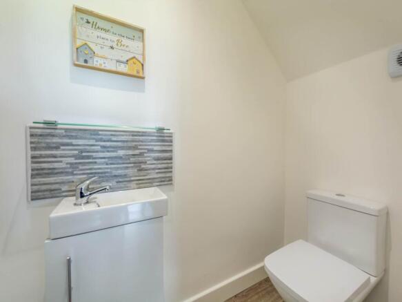 4 bed Semi-Detached for sale Image 10