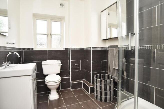 4 bed Semi-Detached for sale Image 11