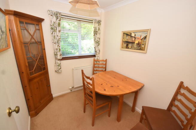 Bed 3 / Dining room