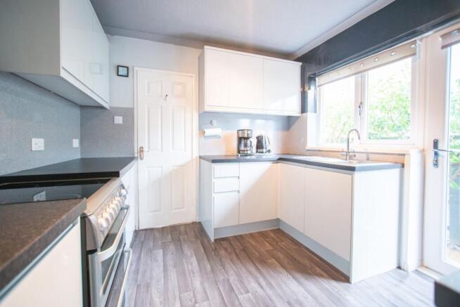4 bed Detached Bungalow for sale Image 7