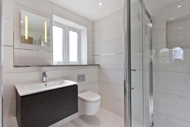 barn ensuite.jpg