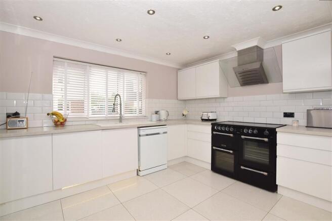 Kitchen/Breakfast Area