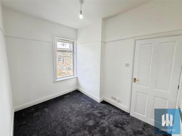 2 bed Terraced to rent Image 6