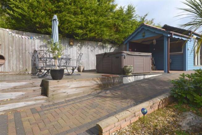 TOP GARDEN LEVEL