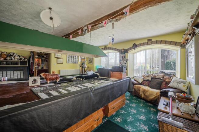 4 bed Detached for sale Image 8