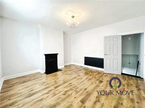 2 bed Terraced to rent Image 6