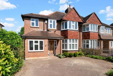 Hillcrest Gardens, Esher, Surrey, KT10 image 23