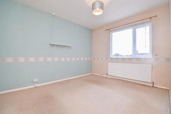 3 bed Semi-Detached to rent Image 9