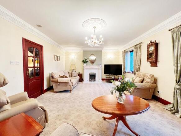 Lounge pic 3.jpg