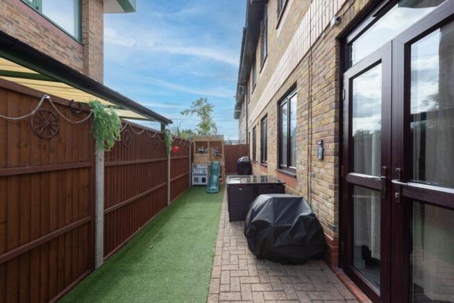 Chertsey, Surrey, KT16 photo 2