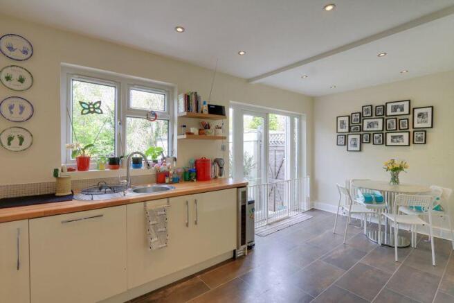 Kitchen / Brea...