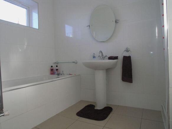 BATHROOM 3