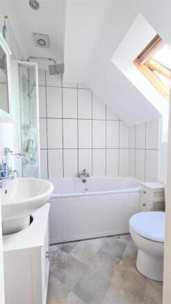 En-Suite Bathroom