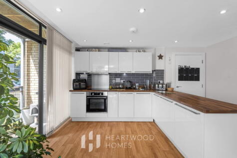 Magdalen Court, St. Peters Road, St. Albans, AL1 3FS