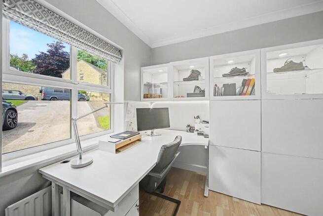 4 bed Detached for sale Image 4