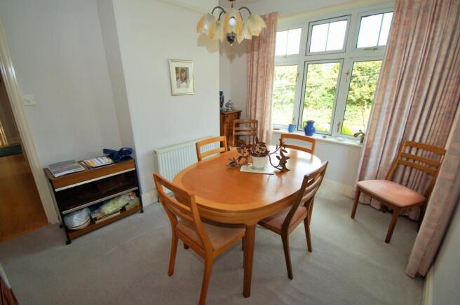 Dining Room/Bed 3