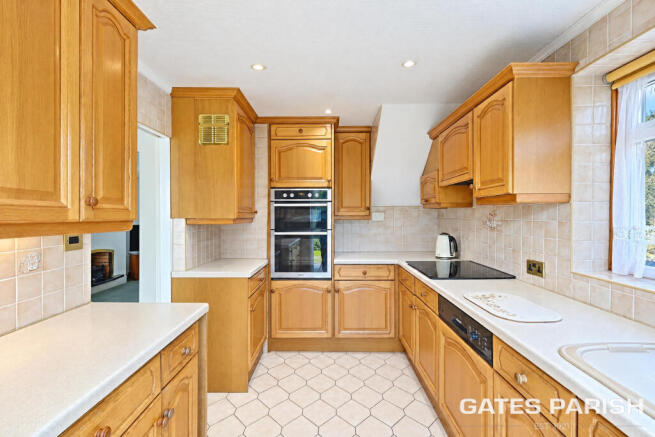 Hedingham Road, Hornchurch, RM11 photo 4