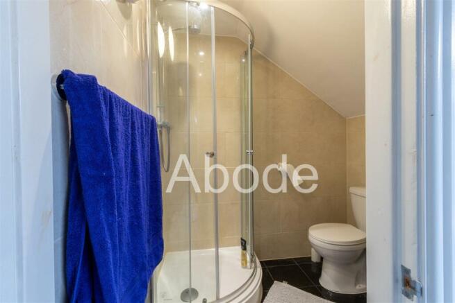 6 bed House to rent Image 12