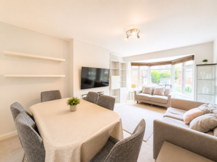 Sterling Avenue, Edgware, HA8