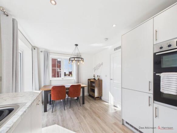 4 bed Detached for sale Image 7