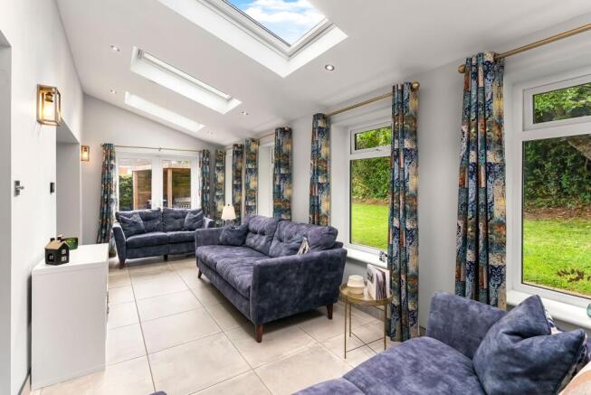 4 bed Detached for sale Image 7