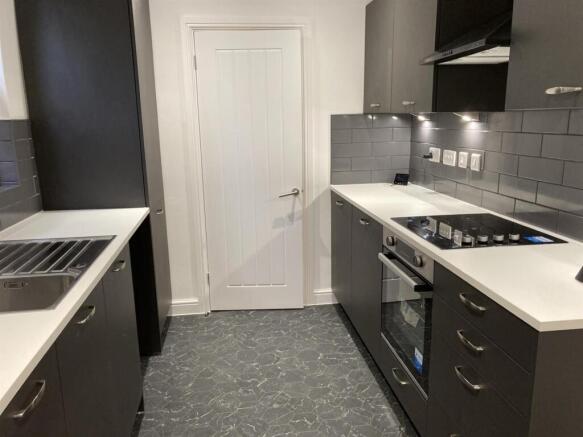 Kitchen 1.jpg