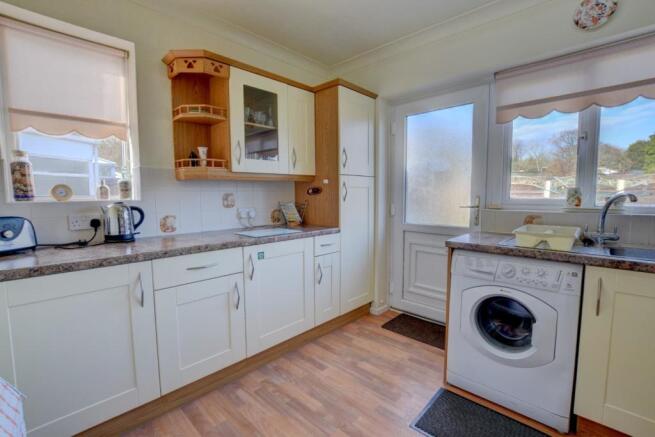 Kitchen - 1.jpg