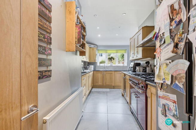 4 bed Semi-Detached for sale Image 7