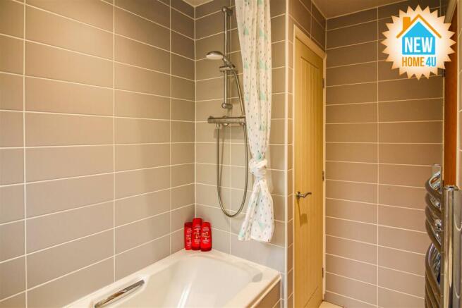 FAMILY BATHROOM: