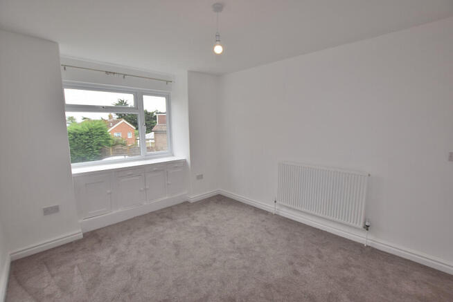 2 bed Ground Flat to rent Image 10