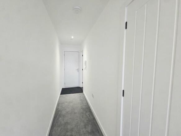 1 bed Apartment to rent Image 11