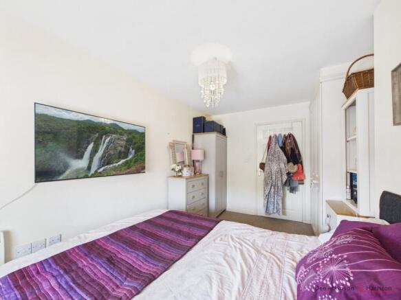 2 bed Flat for sale Image 10