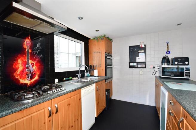 Kitchen/ Dining Room