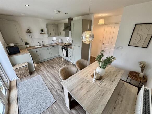 Open Plan Kitchen and Dining Room