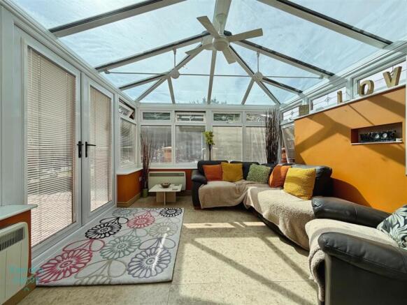 4 bed Detached for sale Image 8