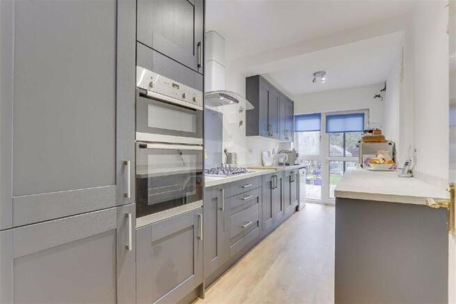 RE-FITTED KITCHEN