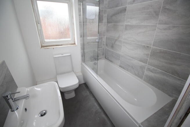 2 bed Terraced to rent Image 4