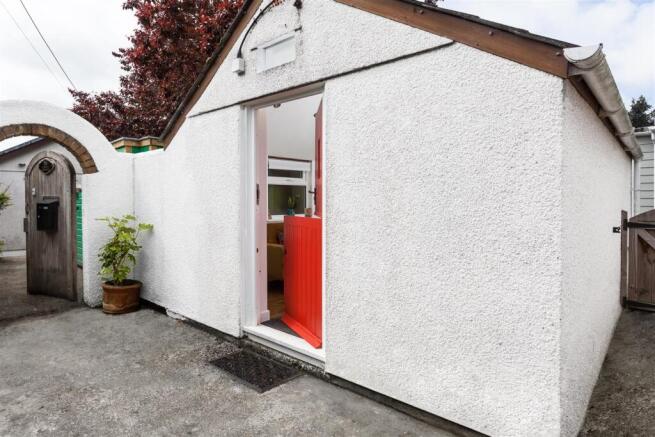 Detched Annexe