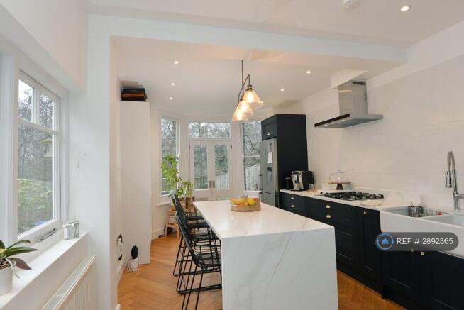 Kitchen/ Breakfast Room