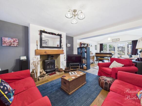 CAM02127G0-PR0374-STILL006