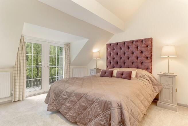 4 bed Detached for sale Image 10