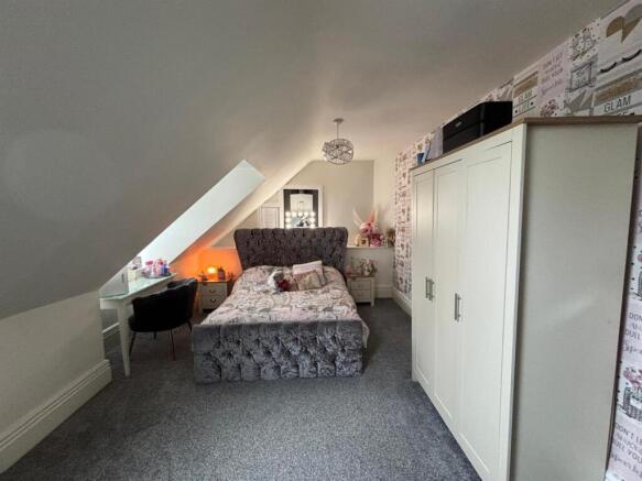 5 bed Maisonette for sale Image 11