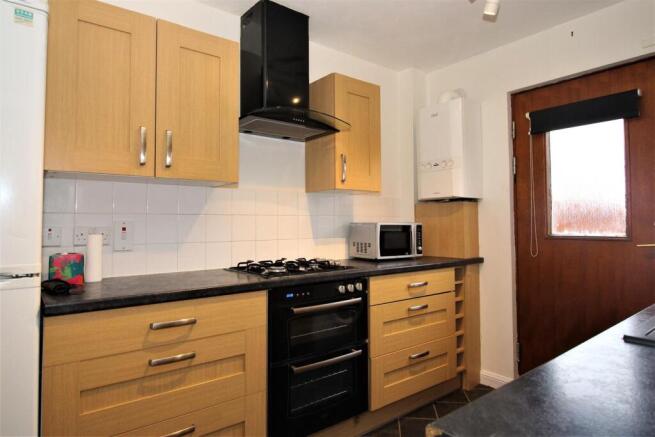 Kitchen 2.JPG