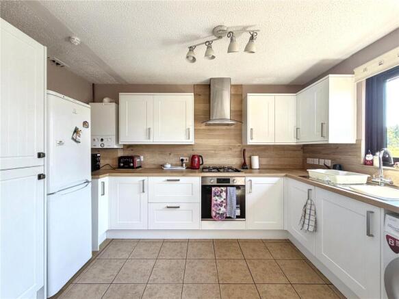 Lyneburn Crescent, Halbeath, Dunfermline, Fife, KY11 photo 5