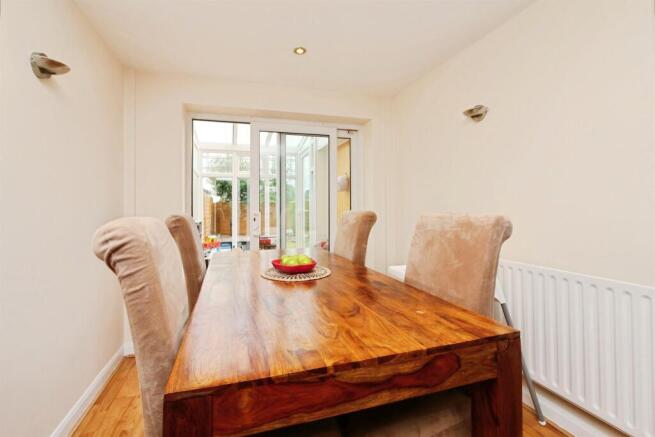 3 bed Semi-Detached for sale Image 8