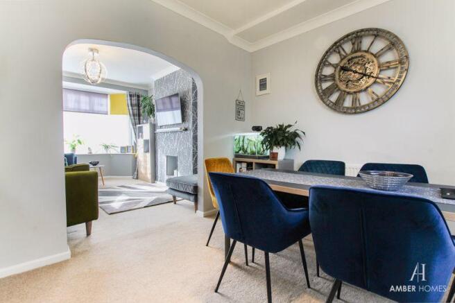 Living Room/Di...