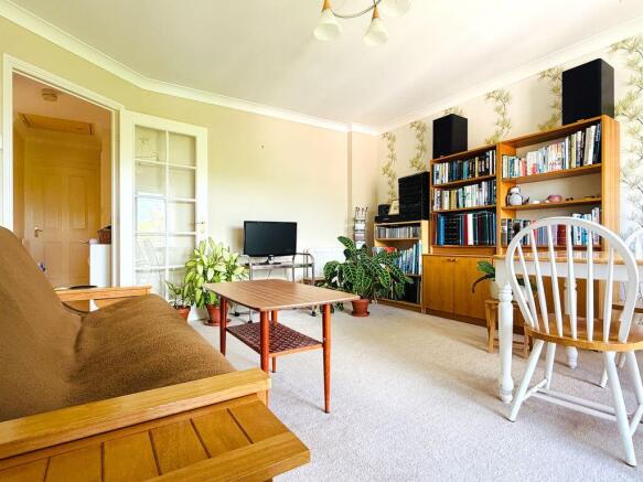 2 bed Flat for sale Image 5