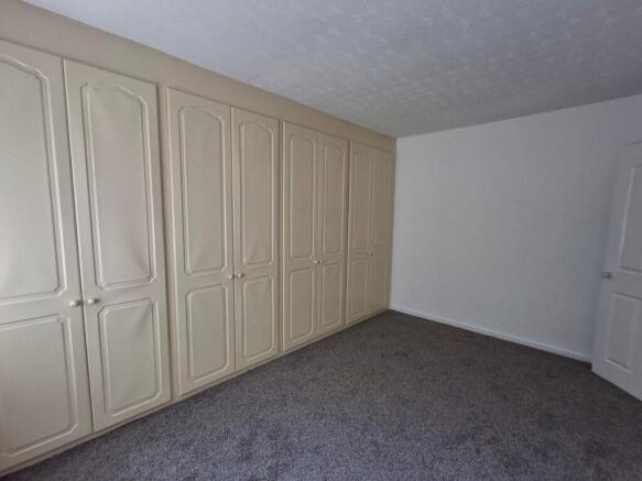 3 bed Semi-Detached to rent Image 7