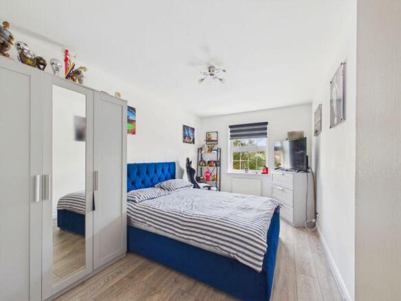 4 bed Semi-Detached for sale Image 10