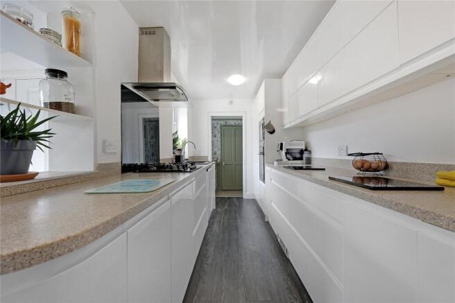 4 bed Bungalow for sale Image 4